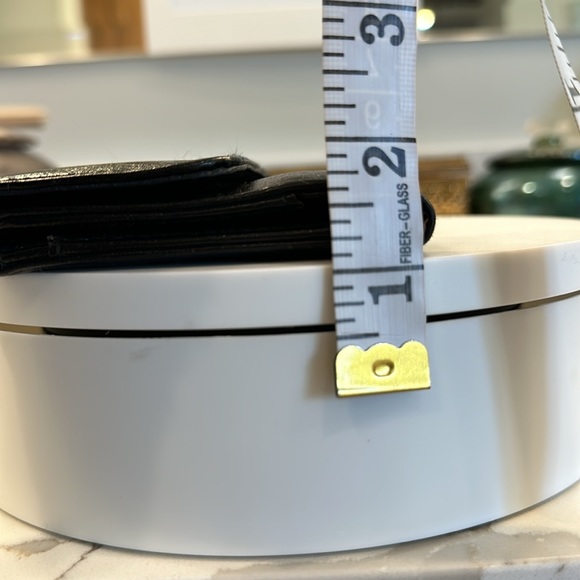 Kenneth Cole Reaction Black Leather Wallet, Leopard-Print Lining, EUC - Picture 12 of 17